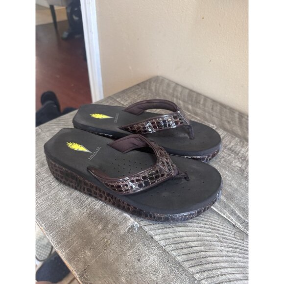 Volatile Womens 7 Brown Croc Patent Wedge Sandals Slides Heel Platform - Picture 3 of 5